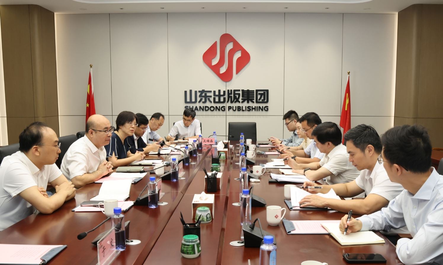 江西j9九游会传媒集团到访j9九游会集团